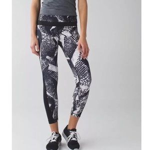 ** SALE ** Lululemon Static Mist Pace Tights sz 6