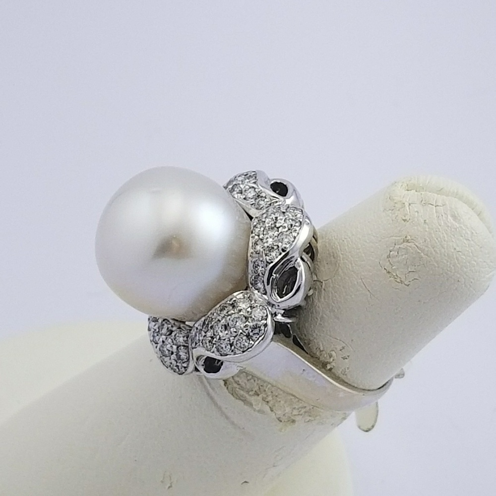 White Gold ring