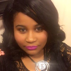 Meet your Posher, Latoya