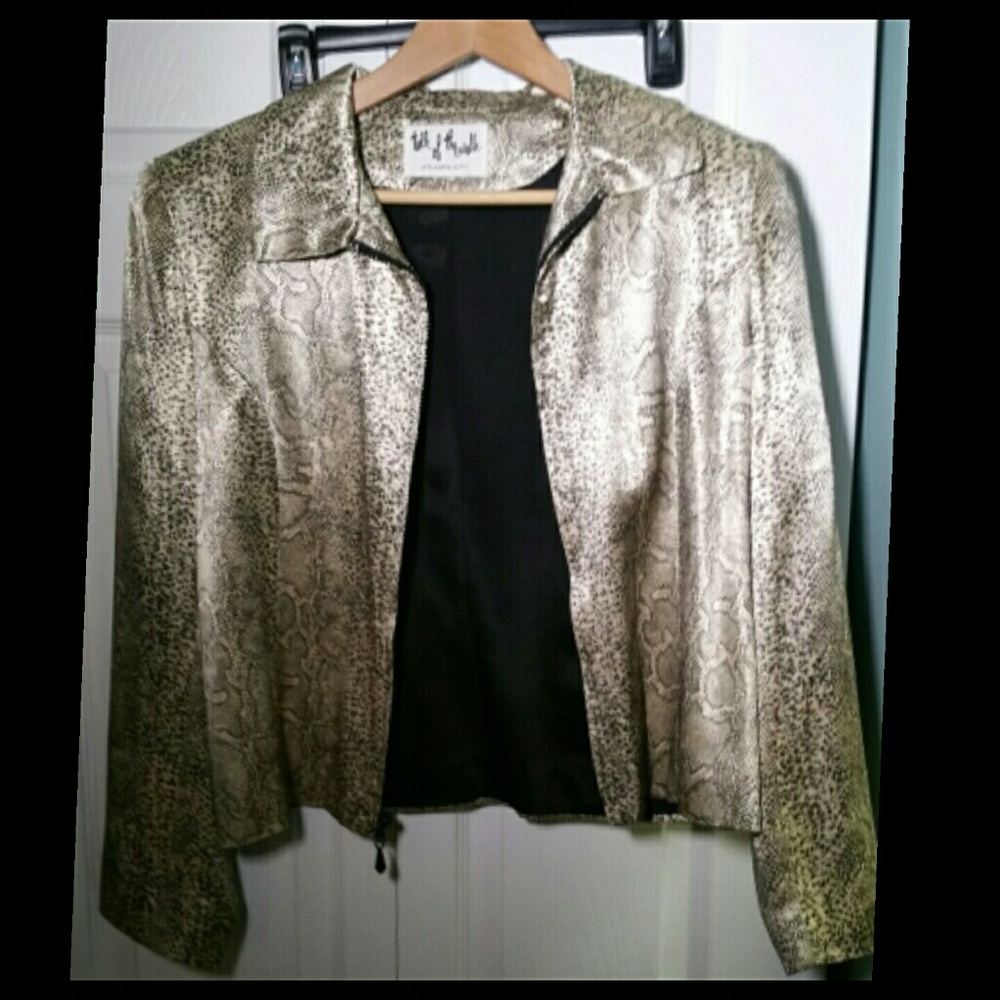 Short jacket.