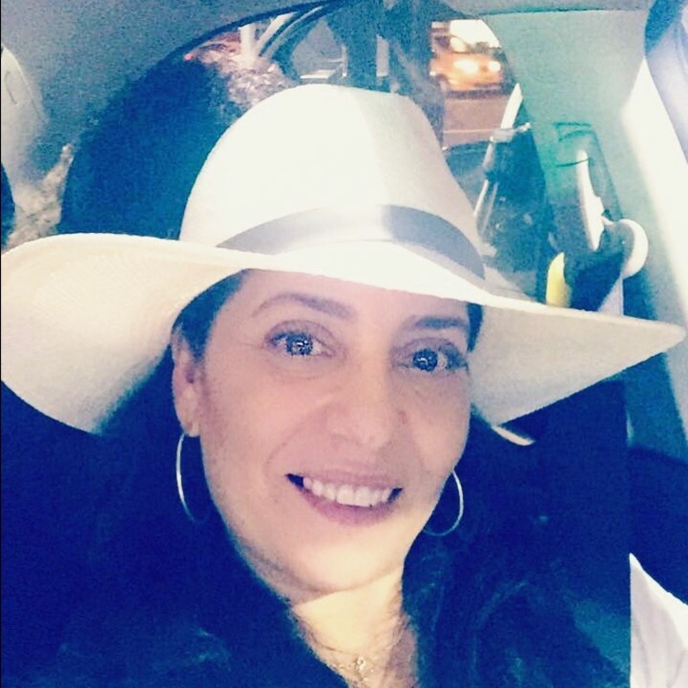 Meet your Posher, Desiree