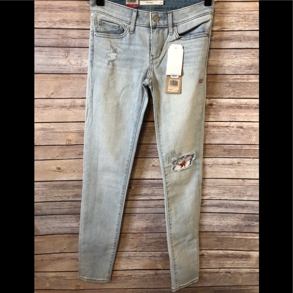 Levi's Denim - Levis light wash distressed skinny jeans