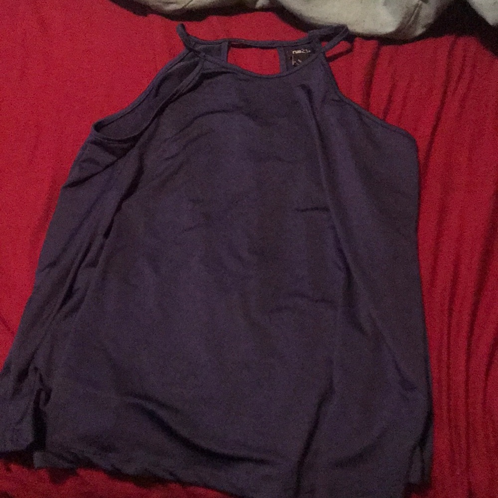 A plain navy blue tank top.