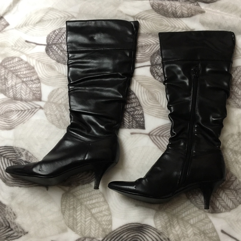 Tall black boots pointy toe shoes