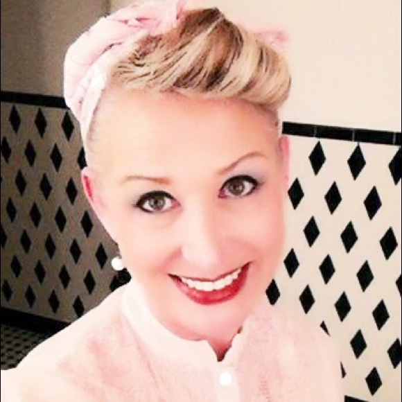 Meet your Posher, Rachel - Picture 3 of 14