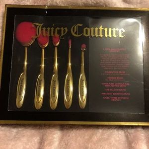 Juicy Couture 5 Piece Oval Set