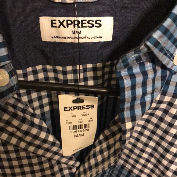 NWT. EXPRESS BOTTON SHIRT. BLUE, WHITE and black - Picture 2 of 5