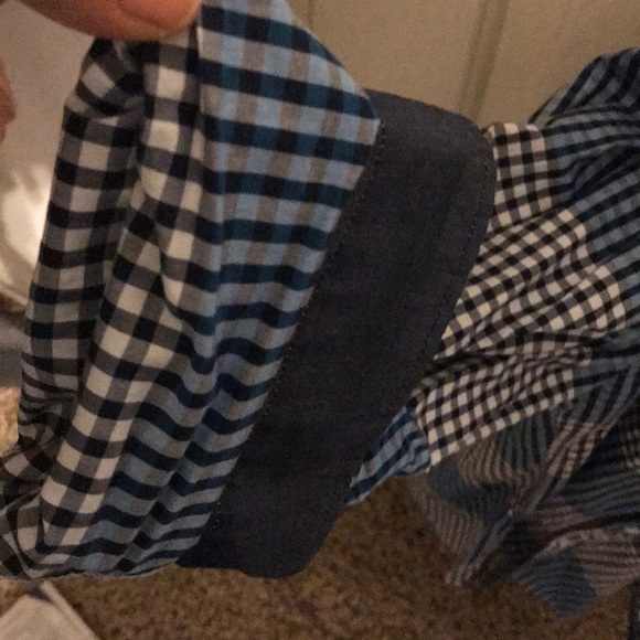 NWT. EXPRESS BOTTON SHIRT. BLUE, WHITE and black - Picture 3 of 5