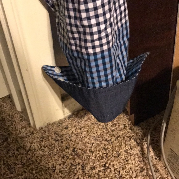 NWT. EXPRESS BOTTON SHIRT. BLUE, WHITE and black - Picture 4 of 5