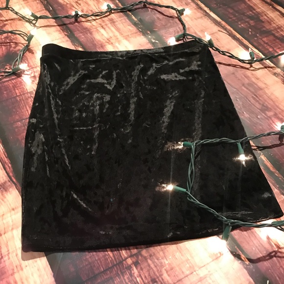 Dresses & Skirts - << Black Crushed Velvet Bodycon Mini Skirt >>