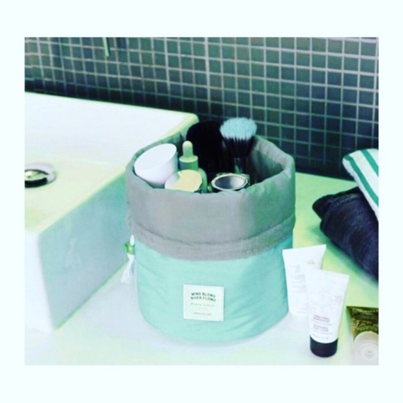 ONE DAY SALE!! Mint makeup travel toiletries bag - Picture 2 of 7