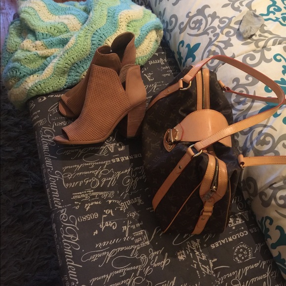 Louis Vuitton Montaigne mm NOT FOR SALE just Shari - Picture 3 of 3