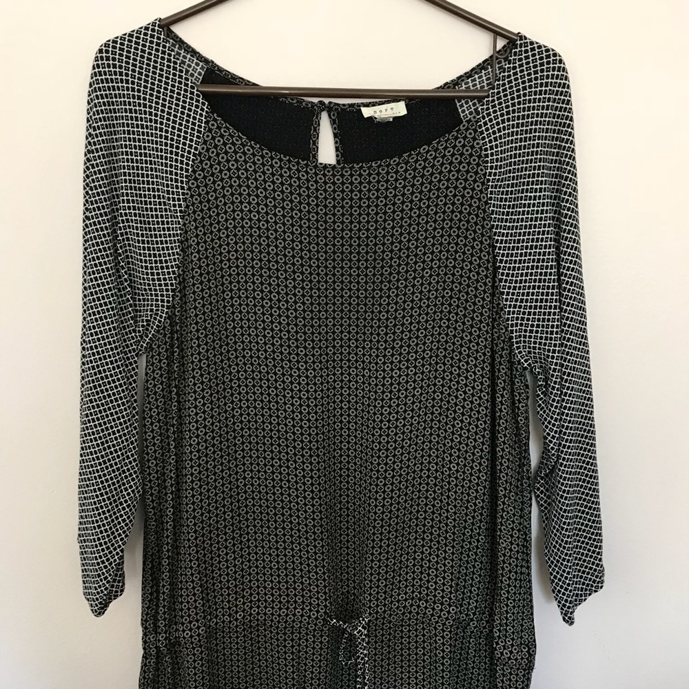 Patterned Dress - Picture 2 of 5
