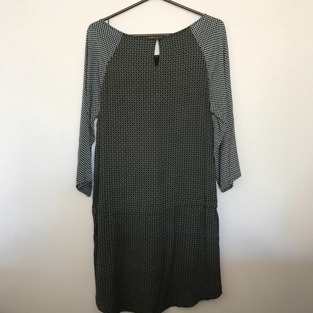 Patterned Dress - Picture 3 of 5