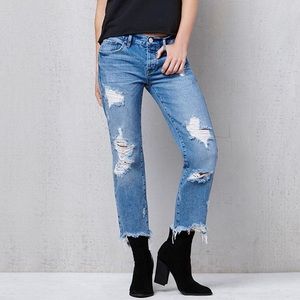 ✨ Ripped boyfriend jeans ✨