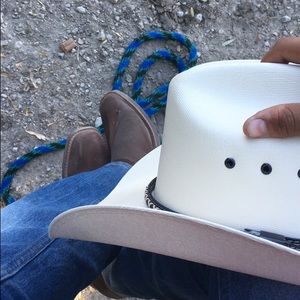 Meet your Posher, Enrique