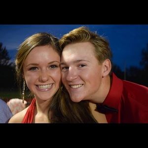 Meet your Posher, Elise