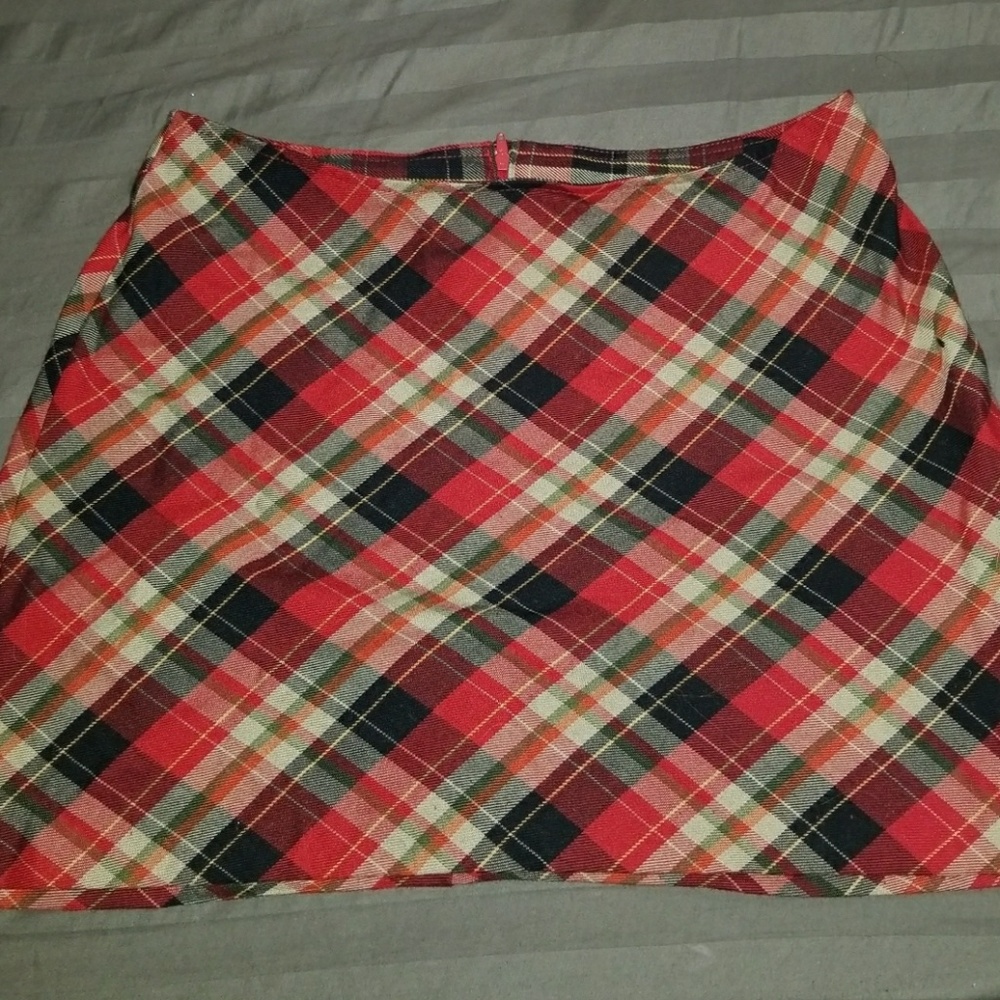 PLAID HOLIDAY SKIRT