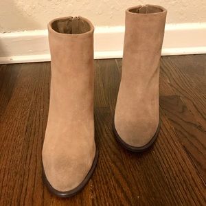 NWOT Kelsi Dagger Suede Booties