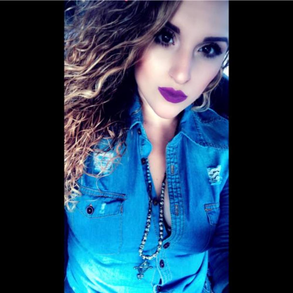 Meet your Posher, Beatriz