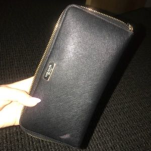 Kate Spade Zippy Wallet Black