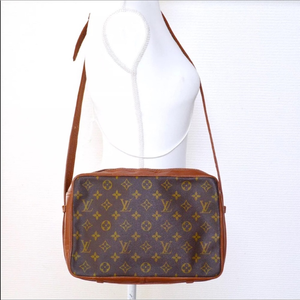 Authentic Louis Vuitton Messanger bag