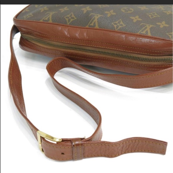 Authentic Louis Vuitton Messanger bag - Picture 3 of 8