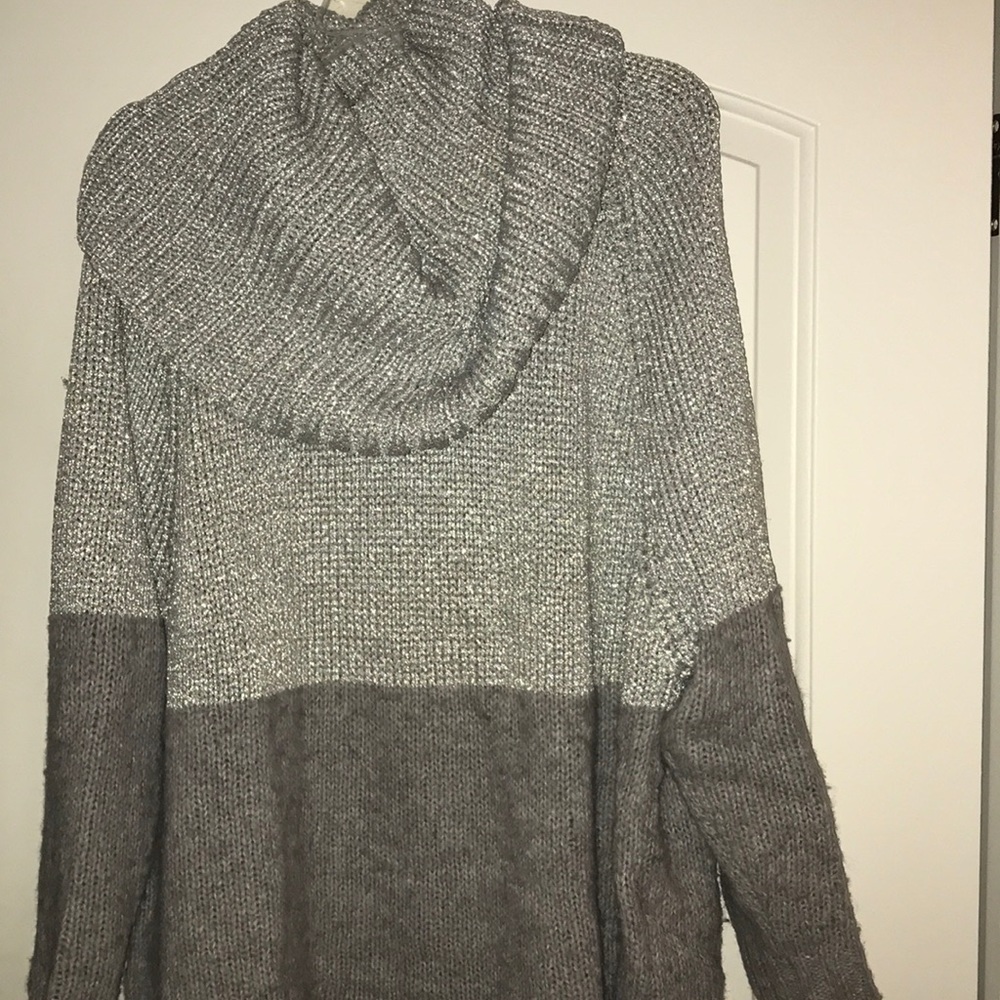 silver metallic/nylons sweater detachable coller