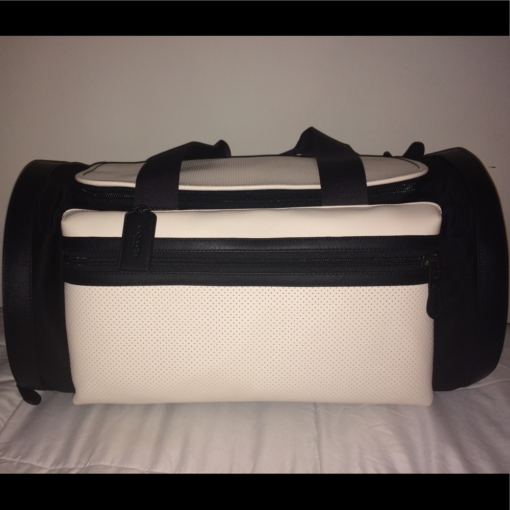 COACH AUTHENTIC WHITE LEATHER DUFFLE BAG!!!