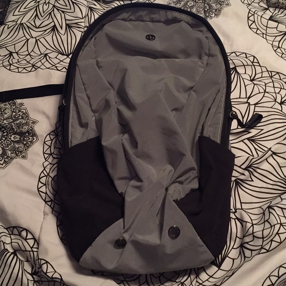 Lululemon run from work reflective backpack