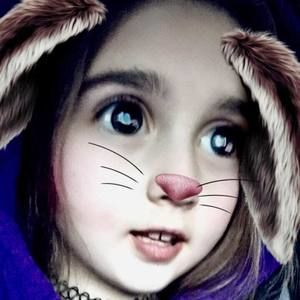 Meet your Posher, Violet