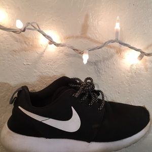 Black nike ridge 5.5 women’s
