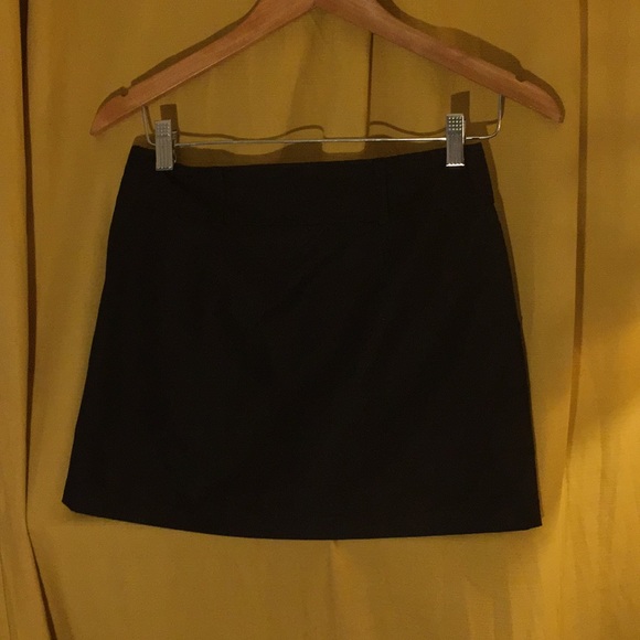 Mini skirt with buttons - Picture 2 of 2