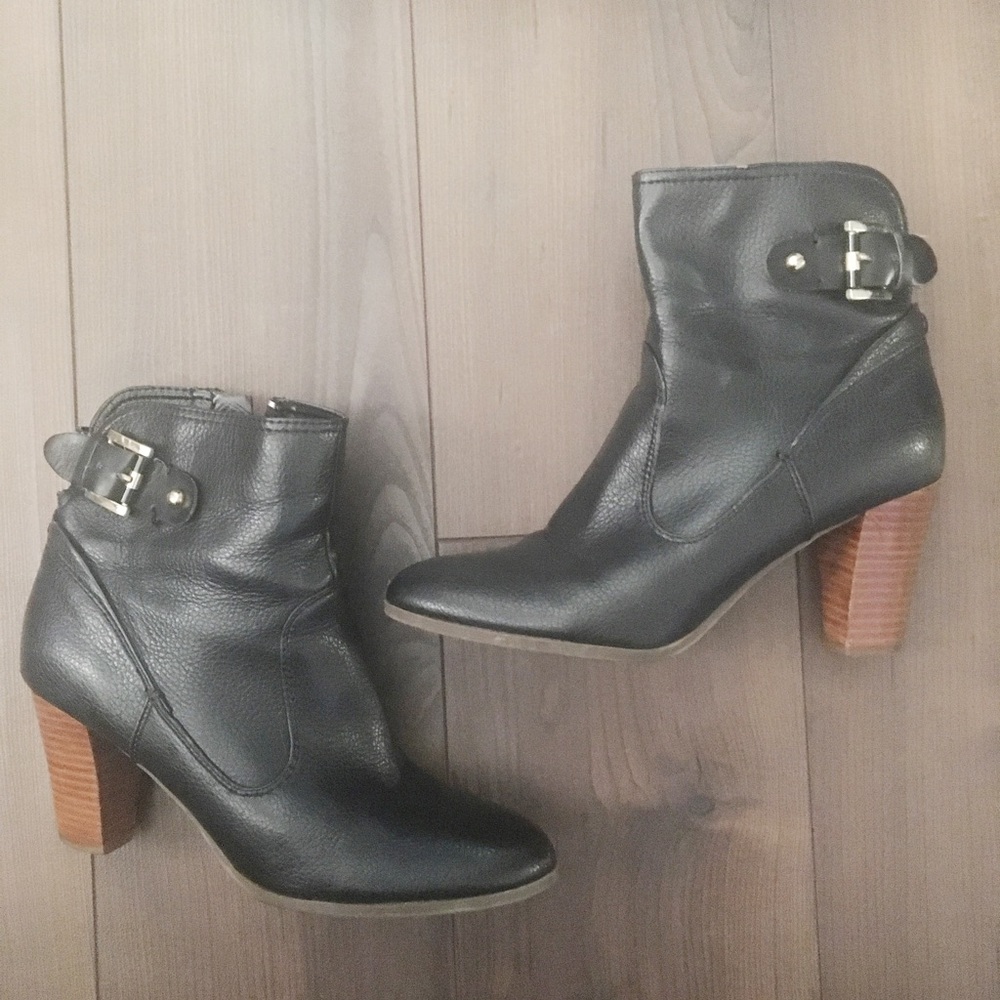 Tommy Hilfiger booties