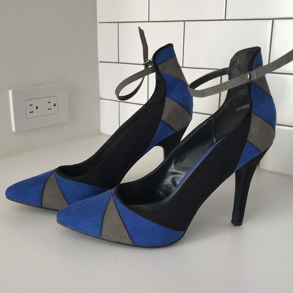 Pointed toe blue black and grey heels