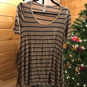 Lularoe Perfect tee