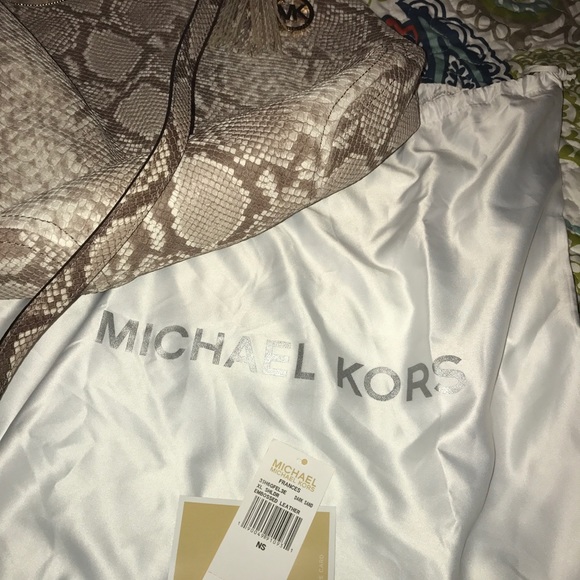 MK snakeskin purse - Picture 2 of 8