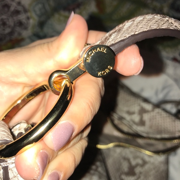 MK snakeskin purse - Picture 4 of 8