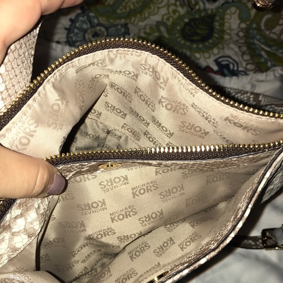 MK snakeskin purse - Picture 5 of 8