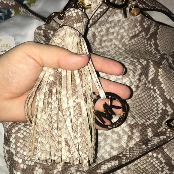 MK snakeskin purse - Picture 7 of 8