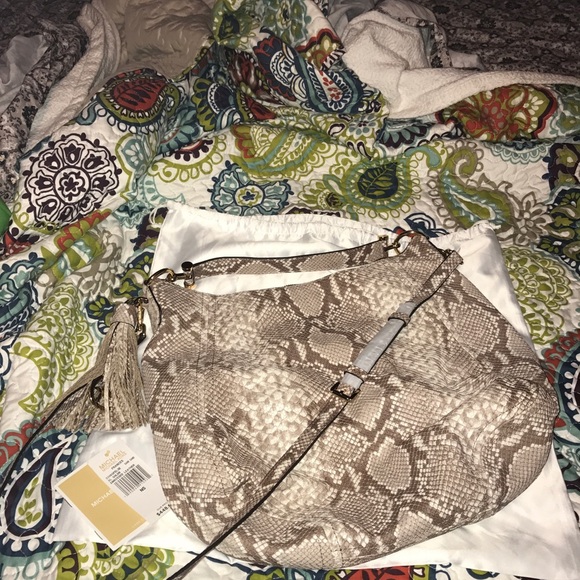 MK snakeskin purse - Picture 8 of 8
