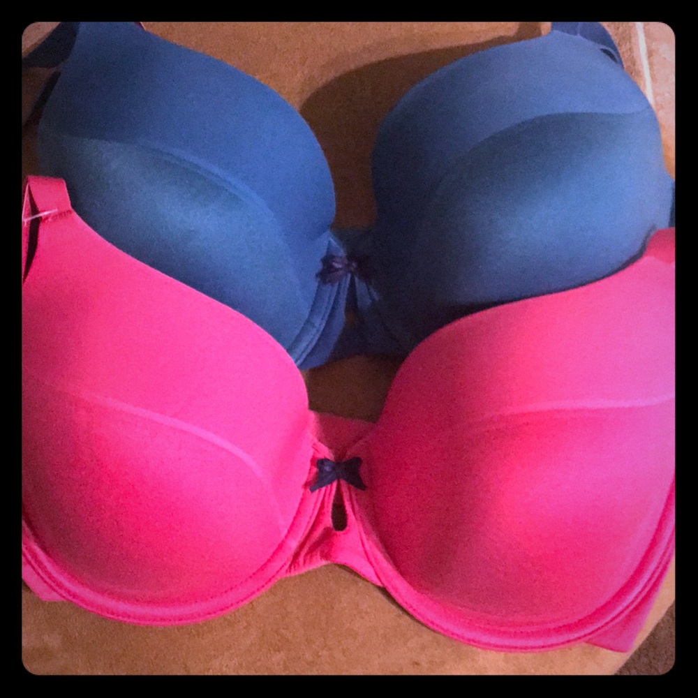 Two T-Shirt Bras DKNY