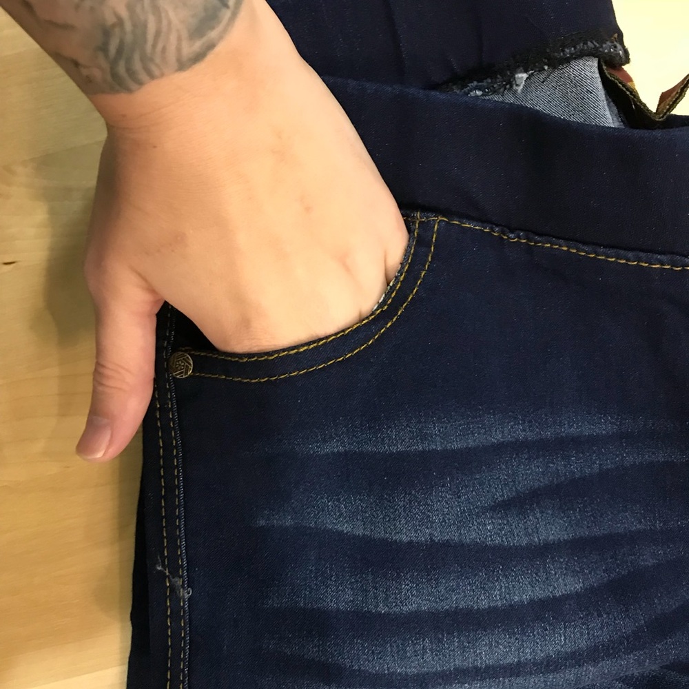 🔥REAL DENIM jeggings🔥 - Picture 3 of 8