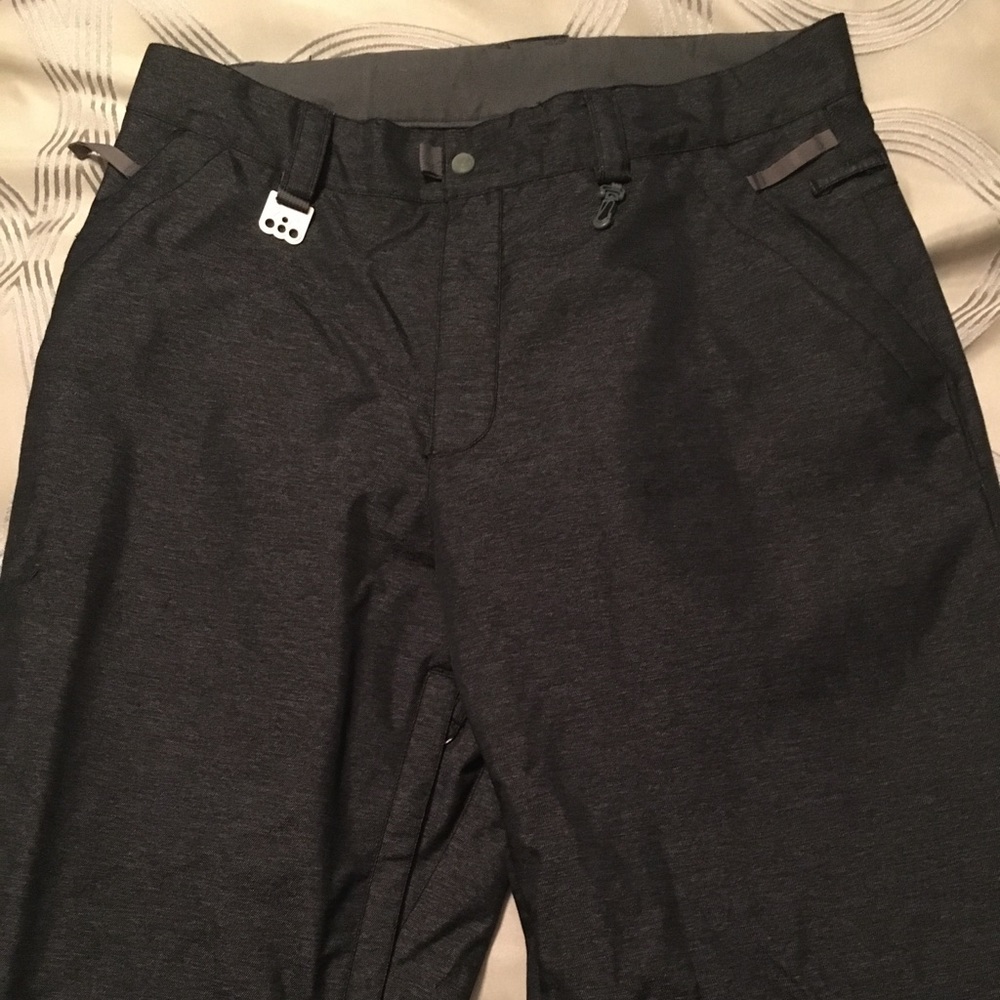 Men’s 686 snow boarding pants size large