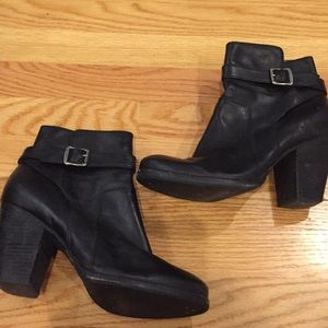 Frye black leather side tie riding bootie size 8