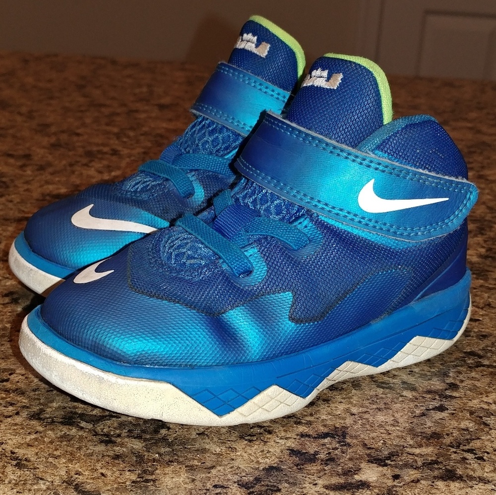LeBron Nike toddlers sz 8c