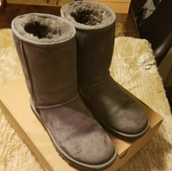 Uggs - Picture 3 of 4