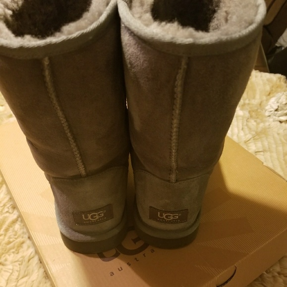 Uggs - Picture 4 of 4