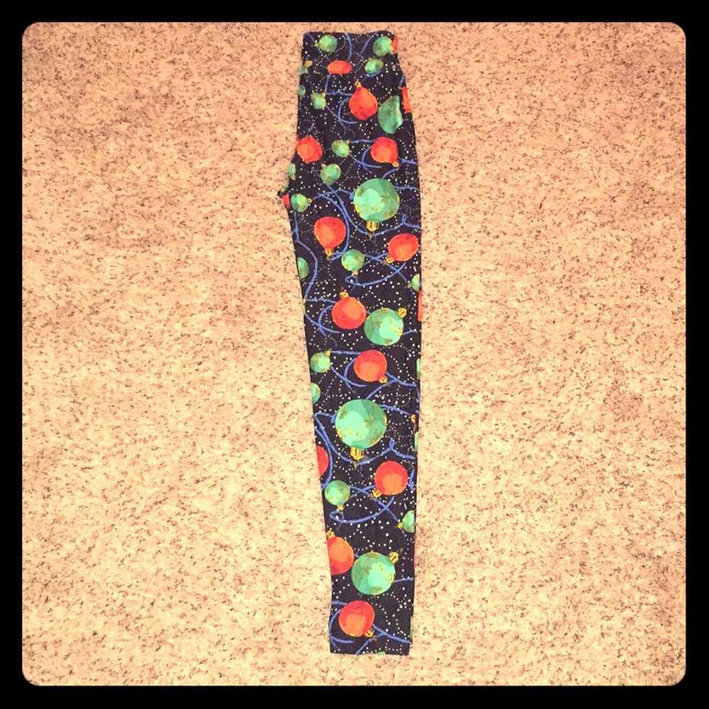 Lularoe one size ornament leggings