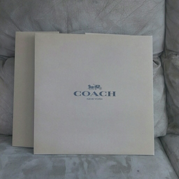 1 Brand new box and 1 large paper bag - Picture 1 of 3